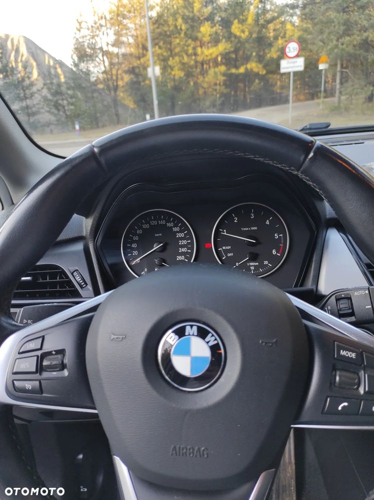 BMW Seria 2 218d - 22