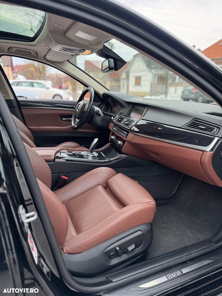 BMW Seria 5 520d Aut. Luxury Line - 14