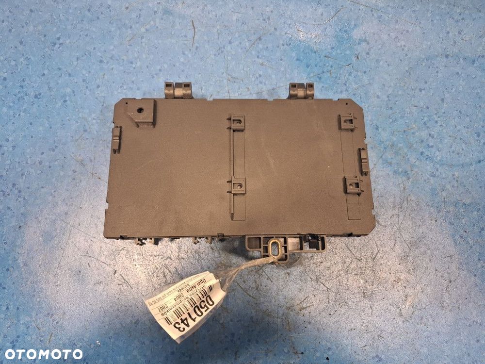 OPEL ASTRA H 1.6B SKRZYNKA BEZPIECZNIKÓW 13220831 - 7