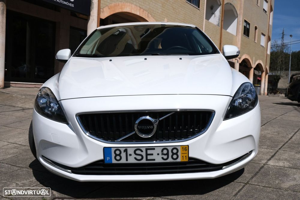 Volvo V40 2.0 D2 Momentum - 3