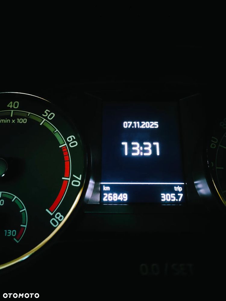 Skoda RAPID Spb 1.0 TSI Style - 35