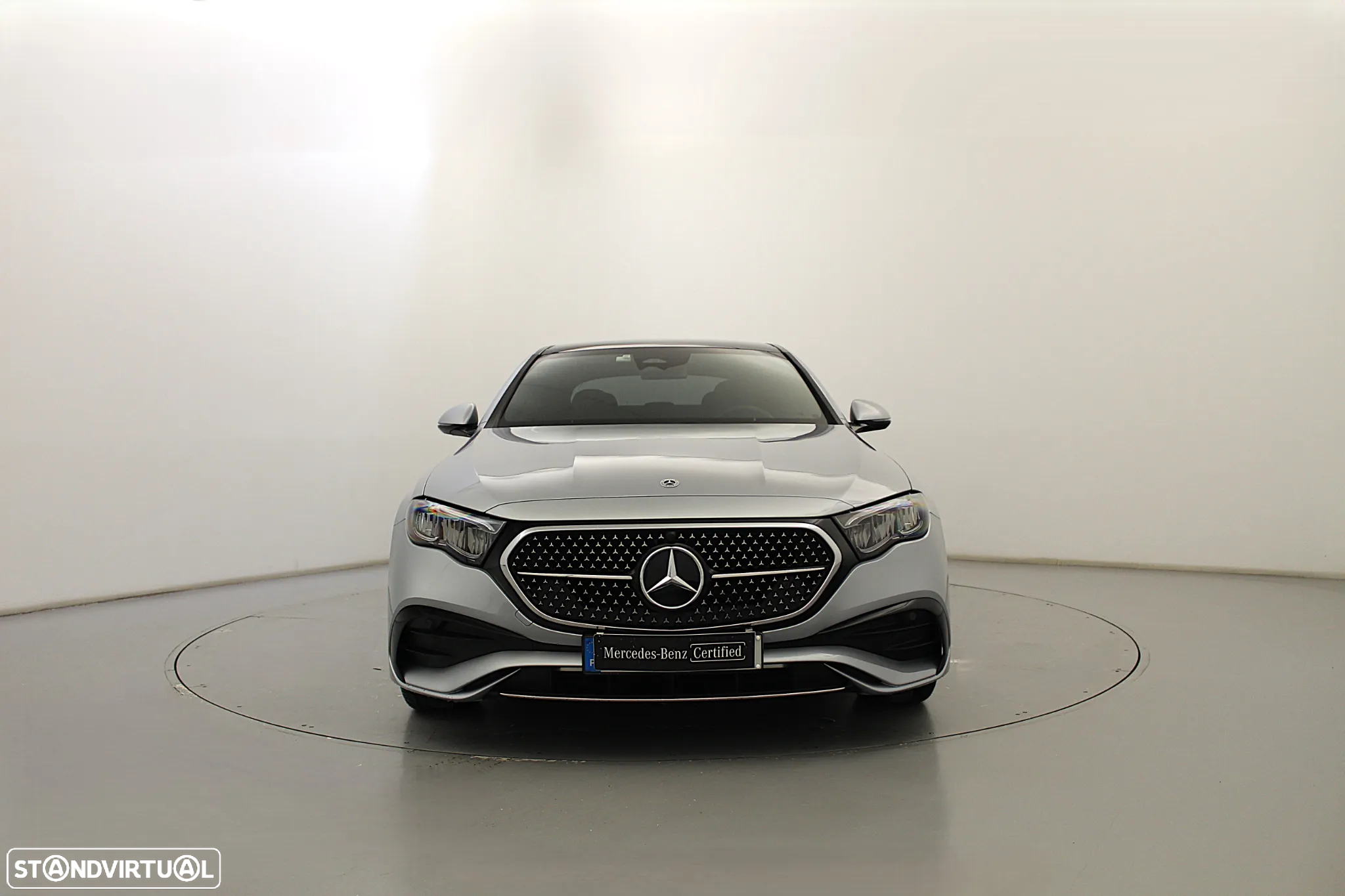 Mercedes-Benz E 300 Standard - 16