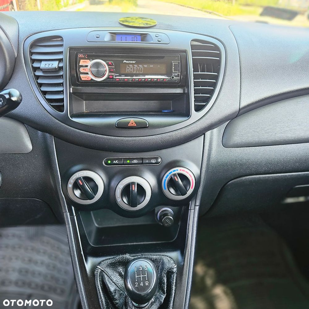 Hyundai i10 1.1 FIFA WM Edition - 25