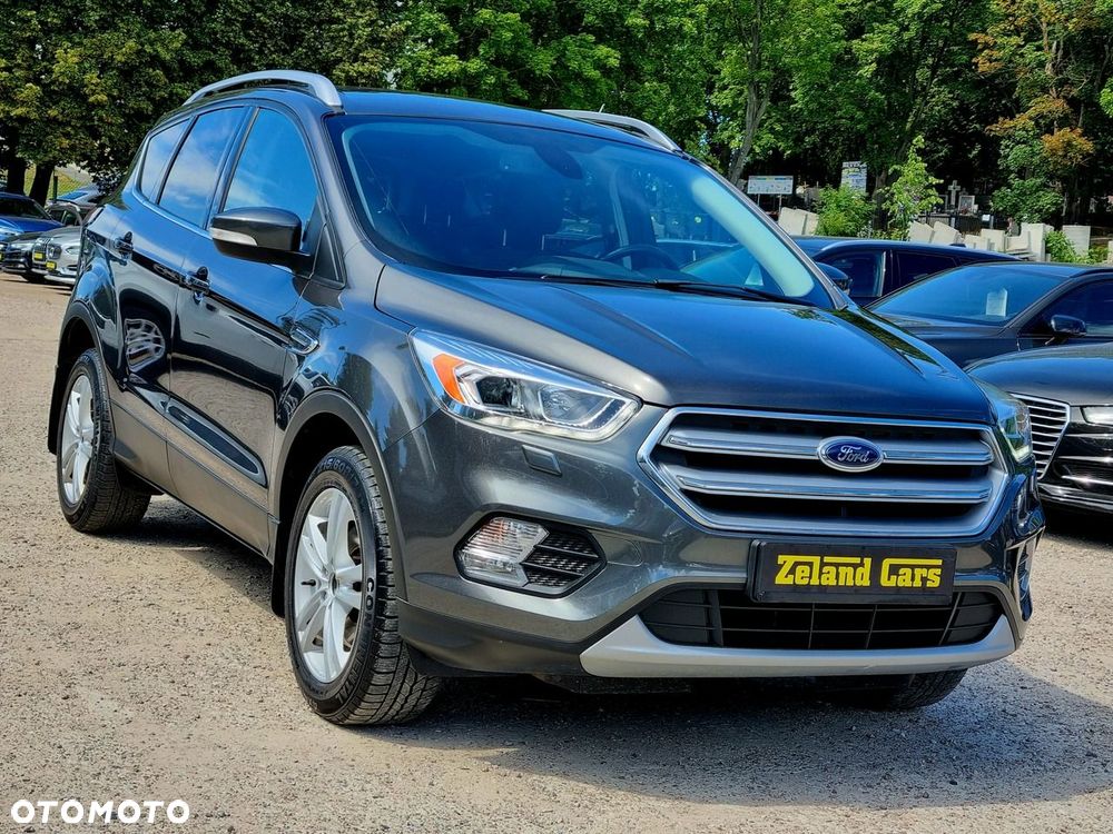 Ford Kuga 1.5 EcoBoost 2x4 Titanium - 3