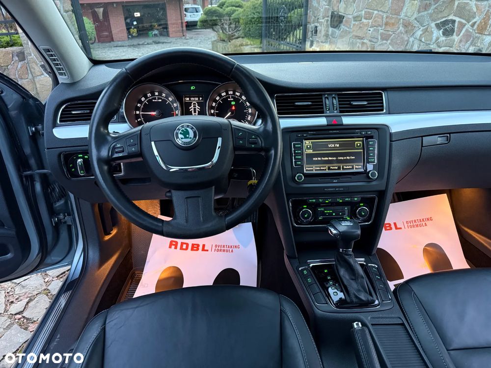 Skoda Superb 2.0 TDI 4x4 DSG Exclusive - 8