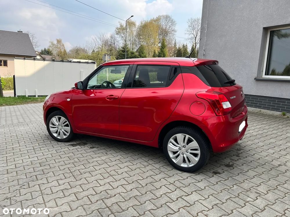 Suzuki Swift 1.2 Dualjet Allgrip Comfort - 4