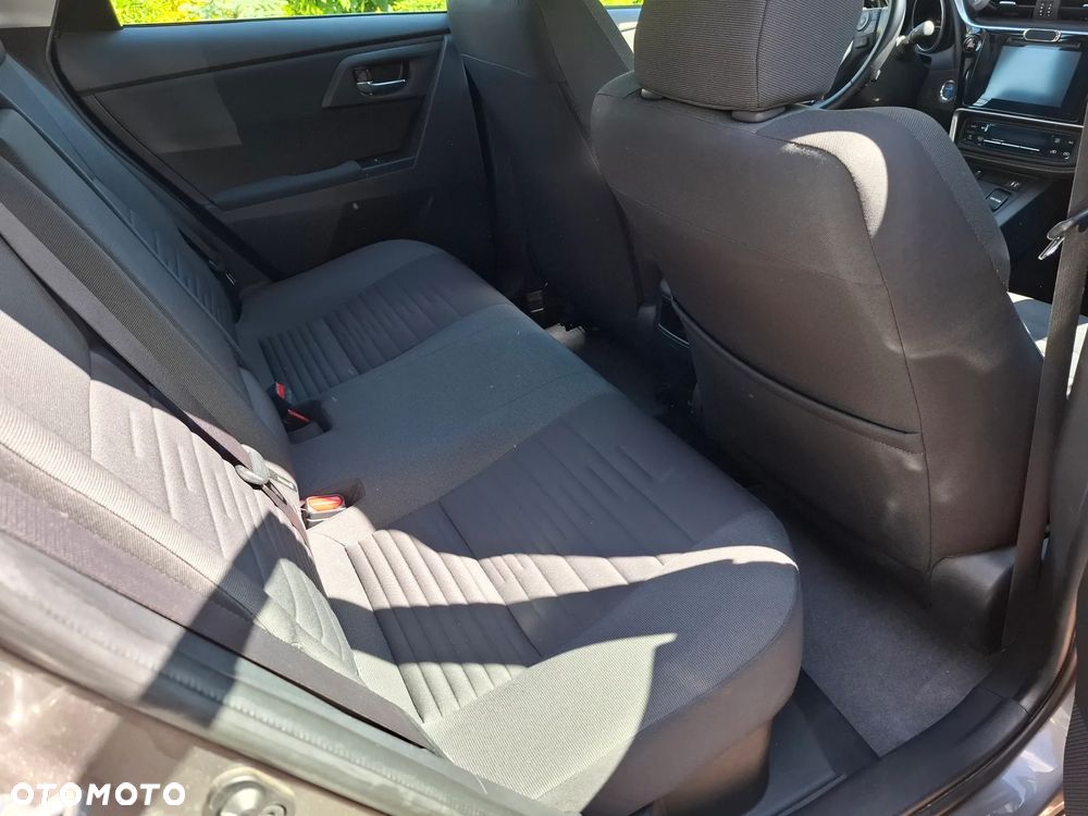 Toyota Auris - 17