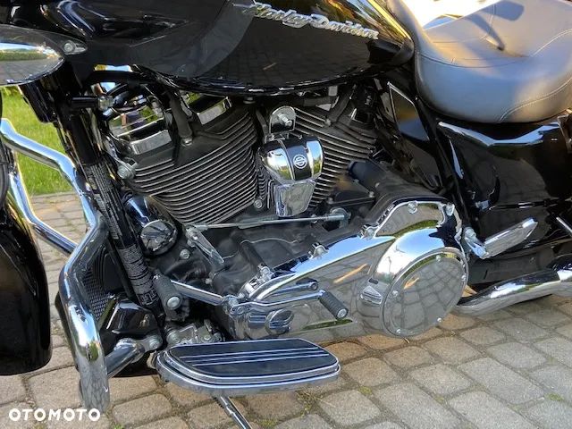 Harley-Davidson Touring Road Glide - 21