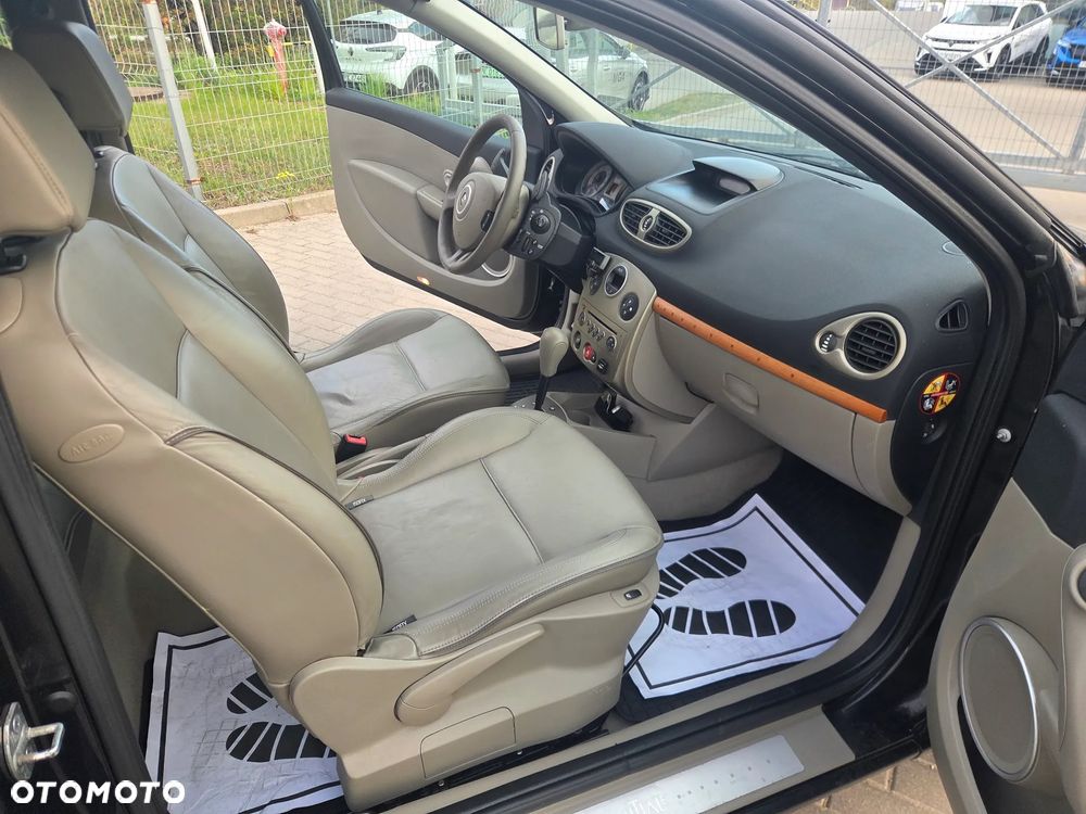Renault Clio - 19