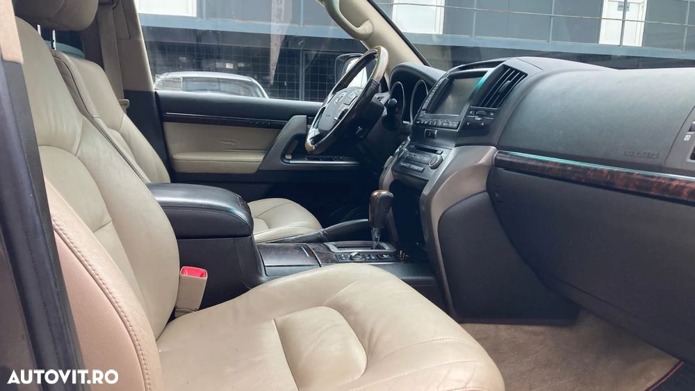 Toyota Land Cruiser D-4D Automatik 60th Anniversary - 10