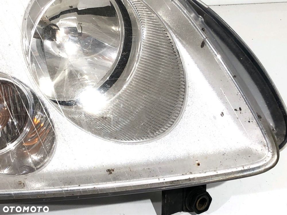 REFLEKTOR PRAWY PRZÓD  VW CADDY III Nadwozie pełne/minivan (2KA, 2KH, 2CA, 2CH) 2004 - 2015 2.0 - 2