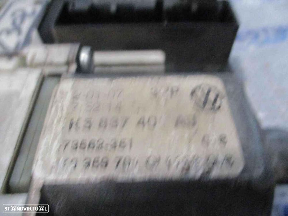 Motor Elevador Vidro 0130822229 1K5837401AJ  1K0959793MN VW JETTA 3 2007 1.9TDI 105CV 4P PRETO FE - 5