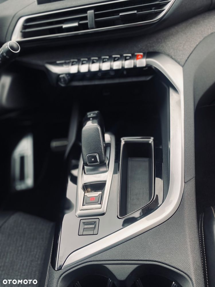 Peugeot 3008 ver-1-5-bluehdi-gt-s-s-eat8 - 9