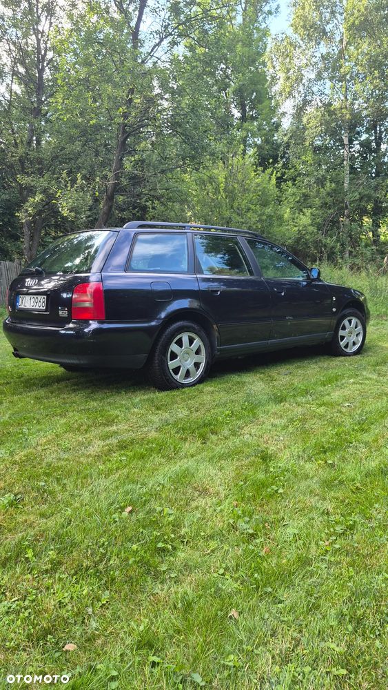 Audi A4 Avant 2.6 - 8