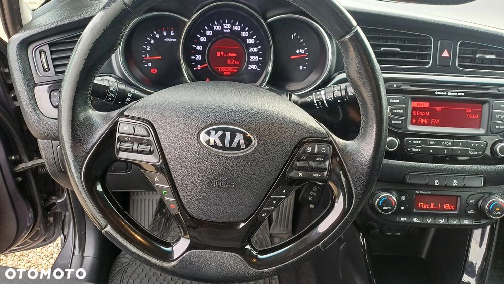 Kia Ceed - 13
