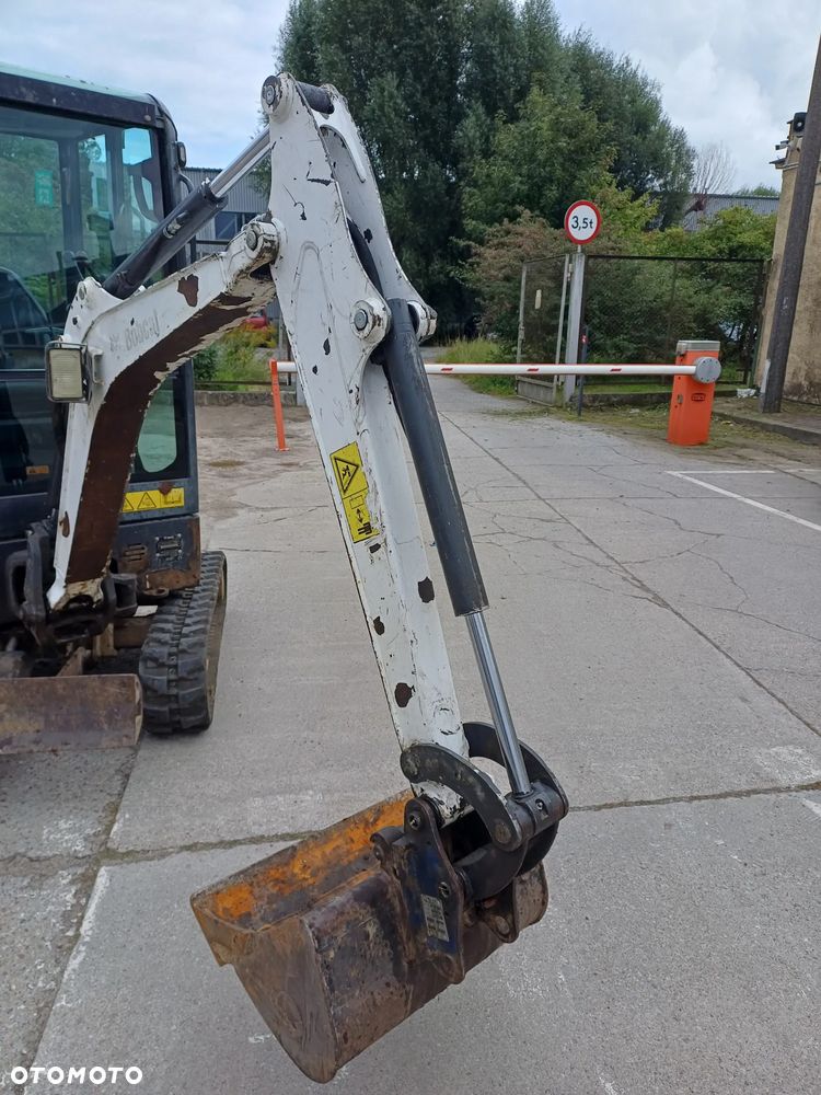 Bobcat E17 - 7