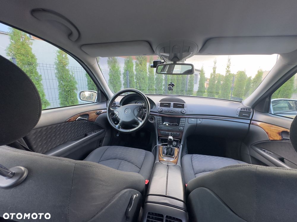 Mercedes-Benz Klasa E 200 CDI Classic - 14