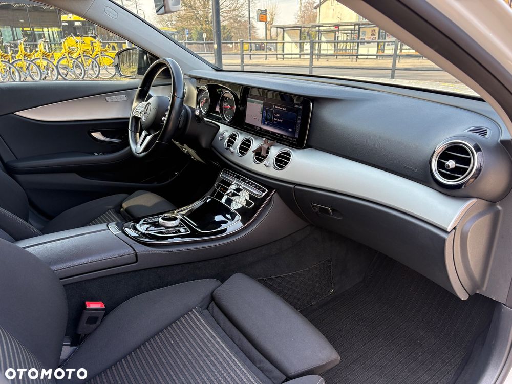 Mercedes-Benz Klasa E 300 de 9G-TRONIC Exclusive - 16
