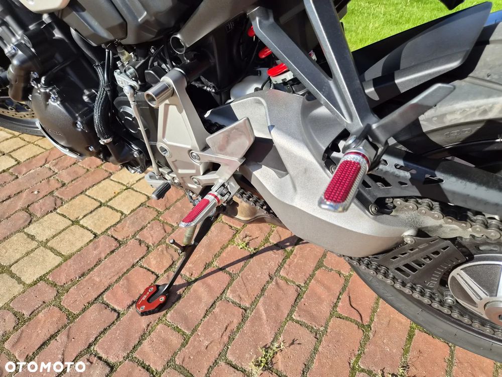 Honda CB - 11