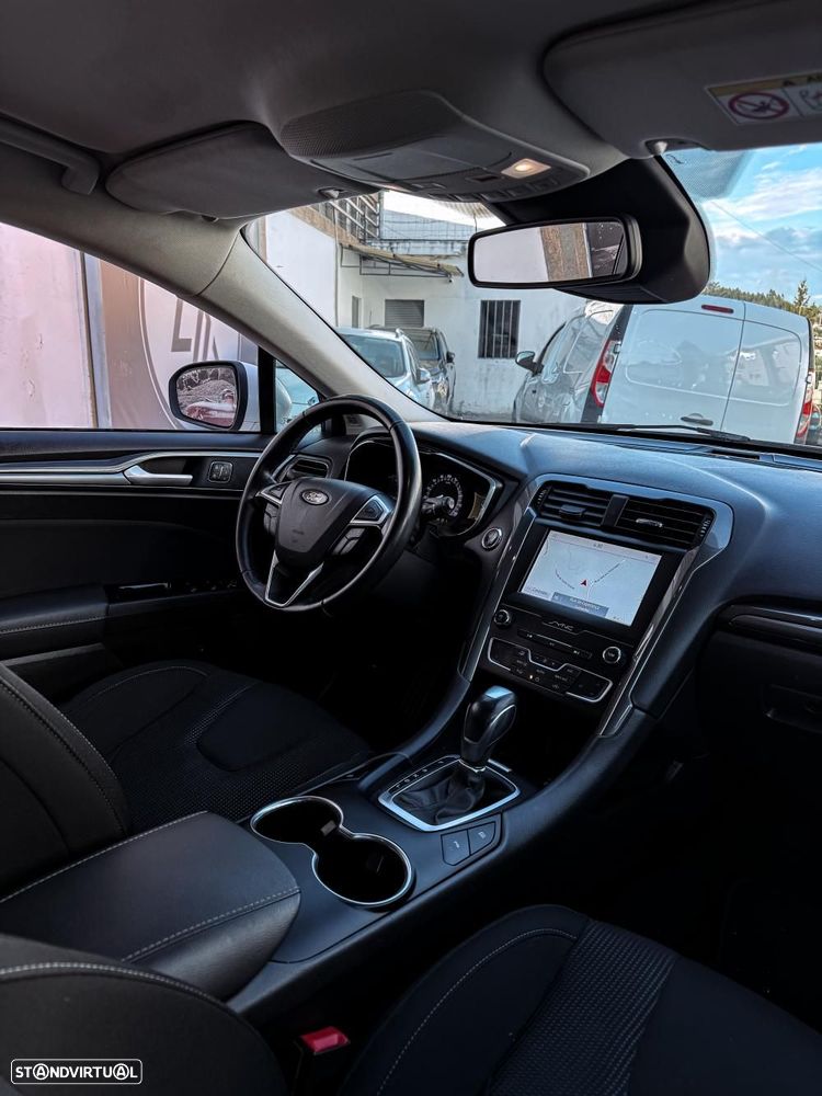 Ford Mondeo SW 2.0 HEV Titanium - 9