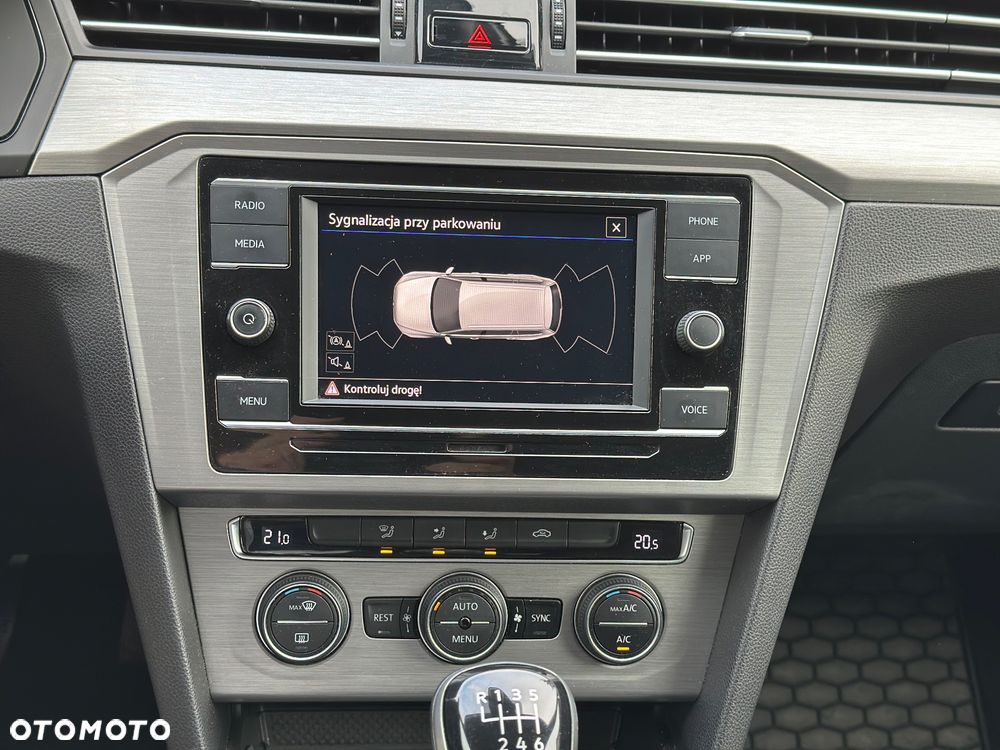 Volkswagen Passat - 18