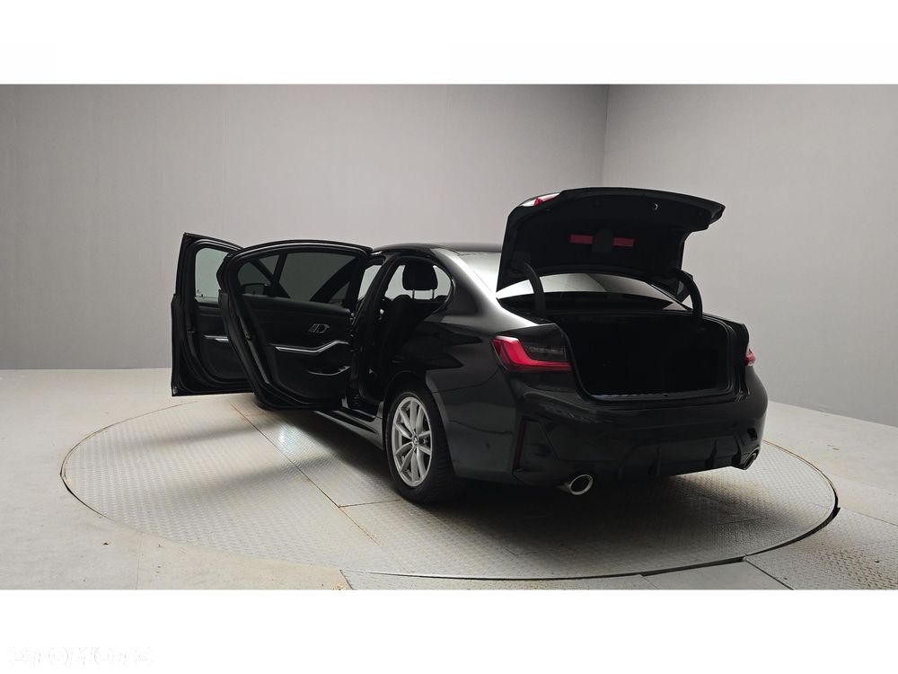 BMW Seria 3 320d xDrive mHEV M Sport - 11