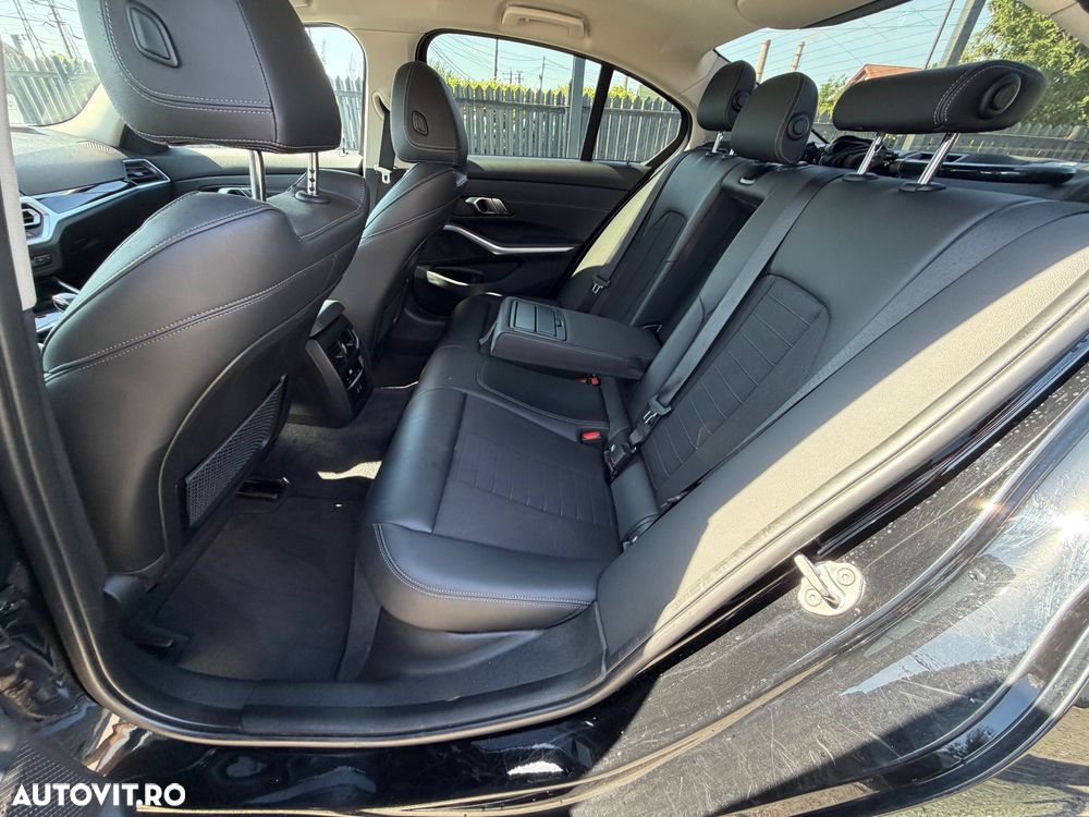 BMW Seria 3 330e xDrive Aut. - 11