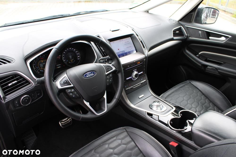 Ford S-Max - 17