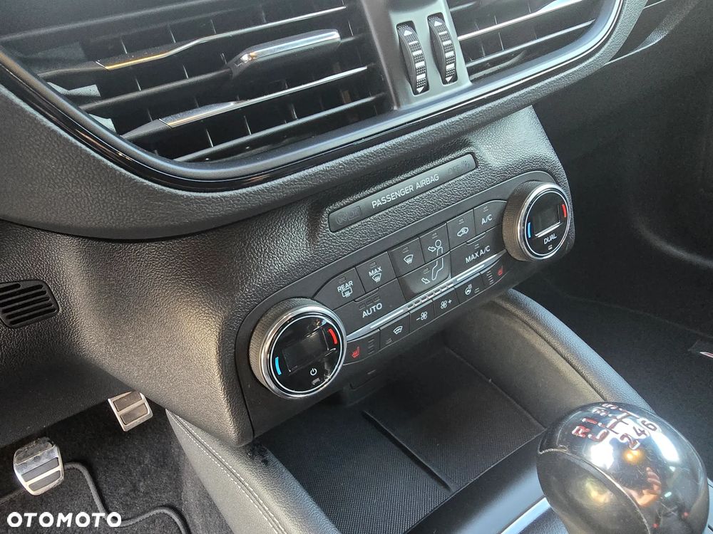 Ford Focus 2.0 EcoBlue ST - 22