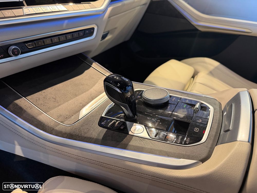 BMW X5 45 e xDrive Pack M - 24