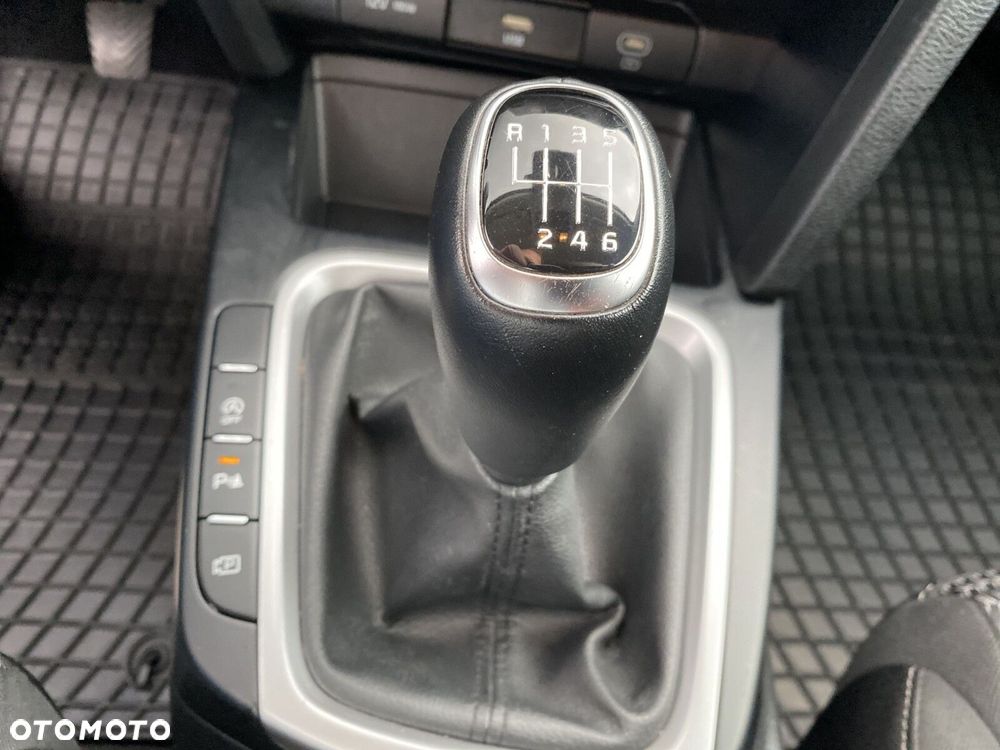 Kia Ceed - 28