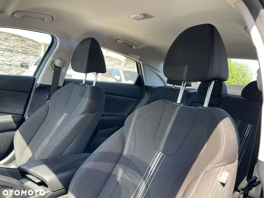 Hyundai Elantra 1.6 Modern - 13