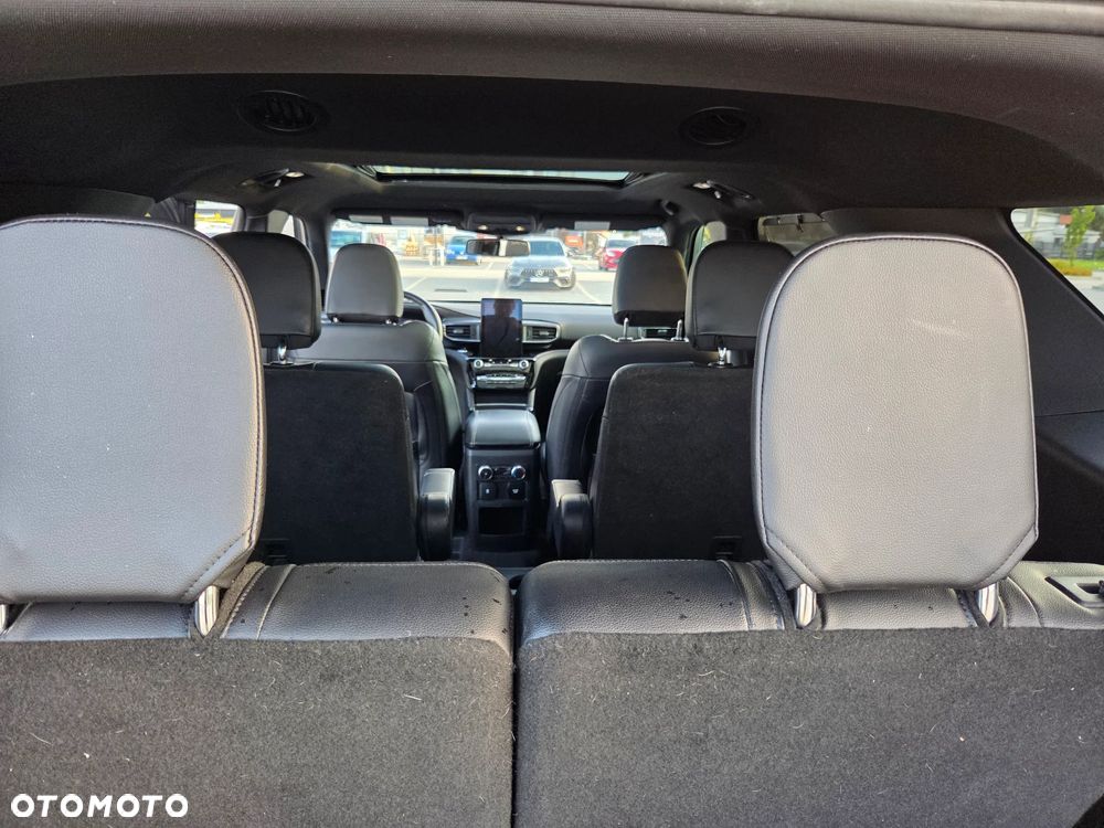 Ford Explorer - 26