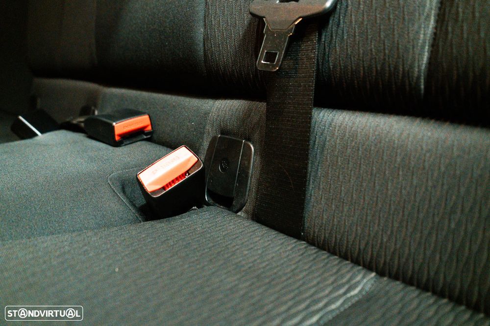 BMW 116 d Line Urban - 31