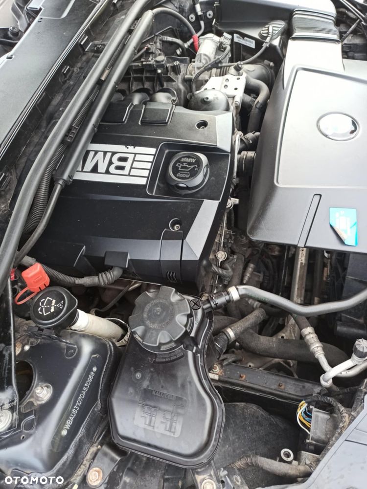 BMW Seria 3 318i Touring - 17