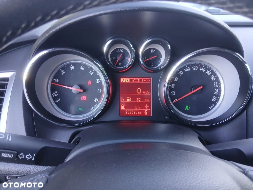 Opel Astra 1.4 Turbo Cosmo - 24