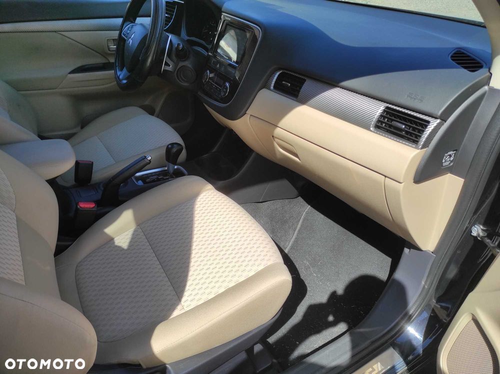 Mitsubishi Outlander - 6