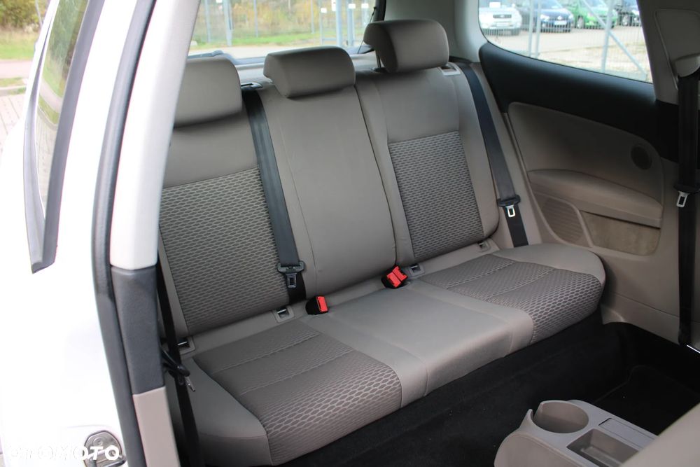 Volkswagen Golf - 24