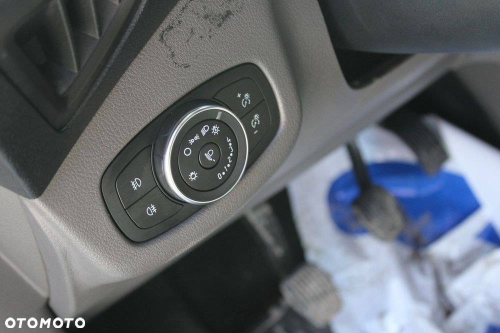 Ford Tourneo Connect - 17