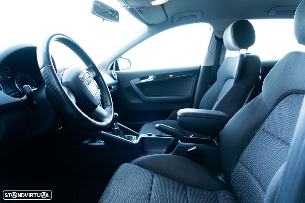 Audi A3 Sportback 2.0 TDi Ambiente - 4