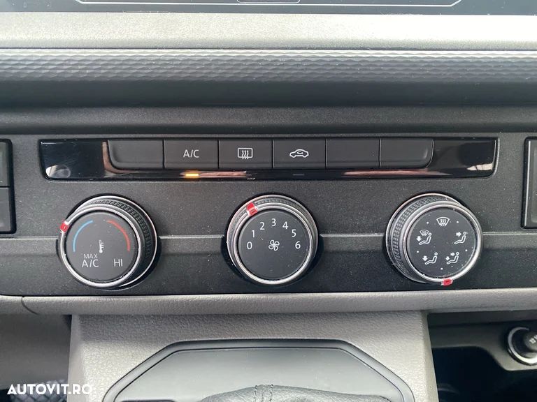 Volkswagen Multivan - 18