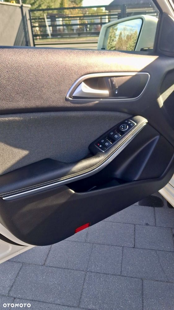 Mercedes-Benz Klasa A 180 CDI (BlueEFFICIENCY) 7G-DCT Urban - 9