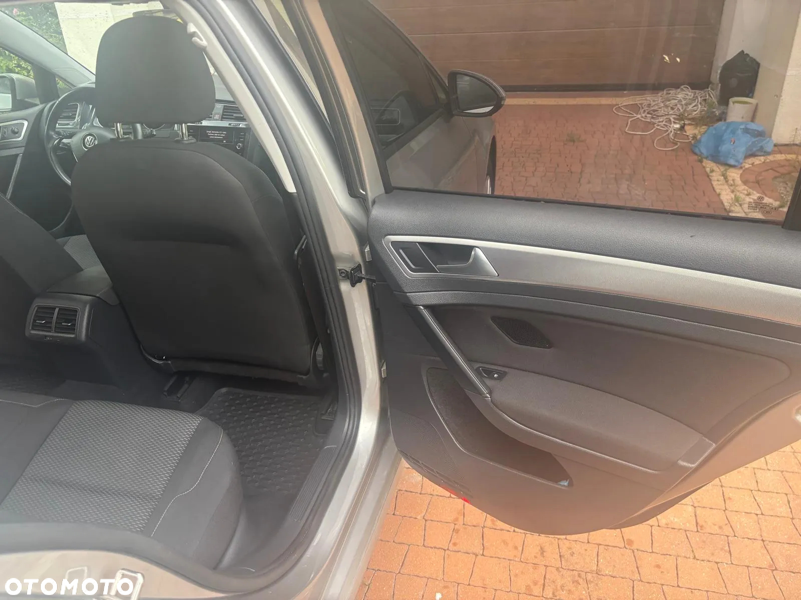 Volkswagen Golf - 12
