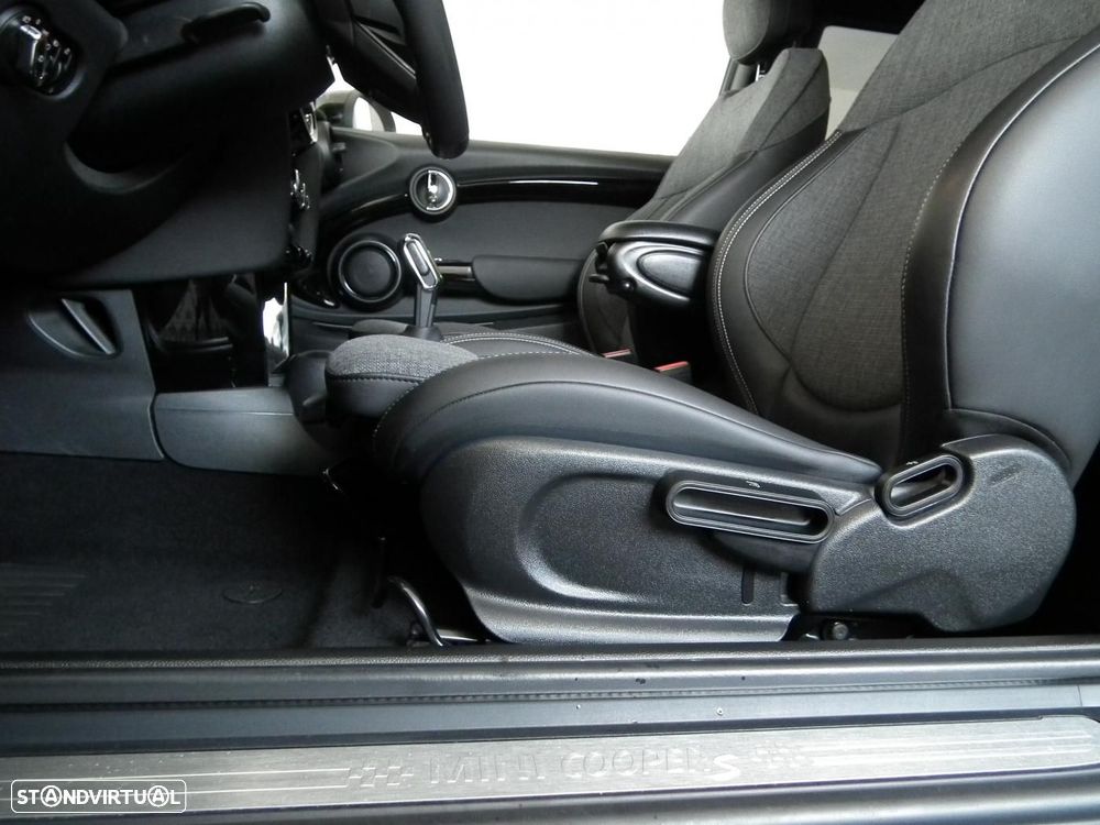 MINI 3 Portas Cooper SE - 17