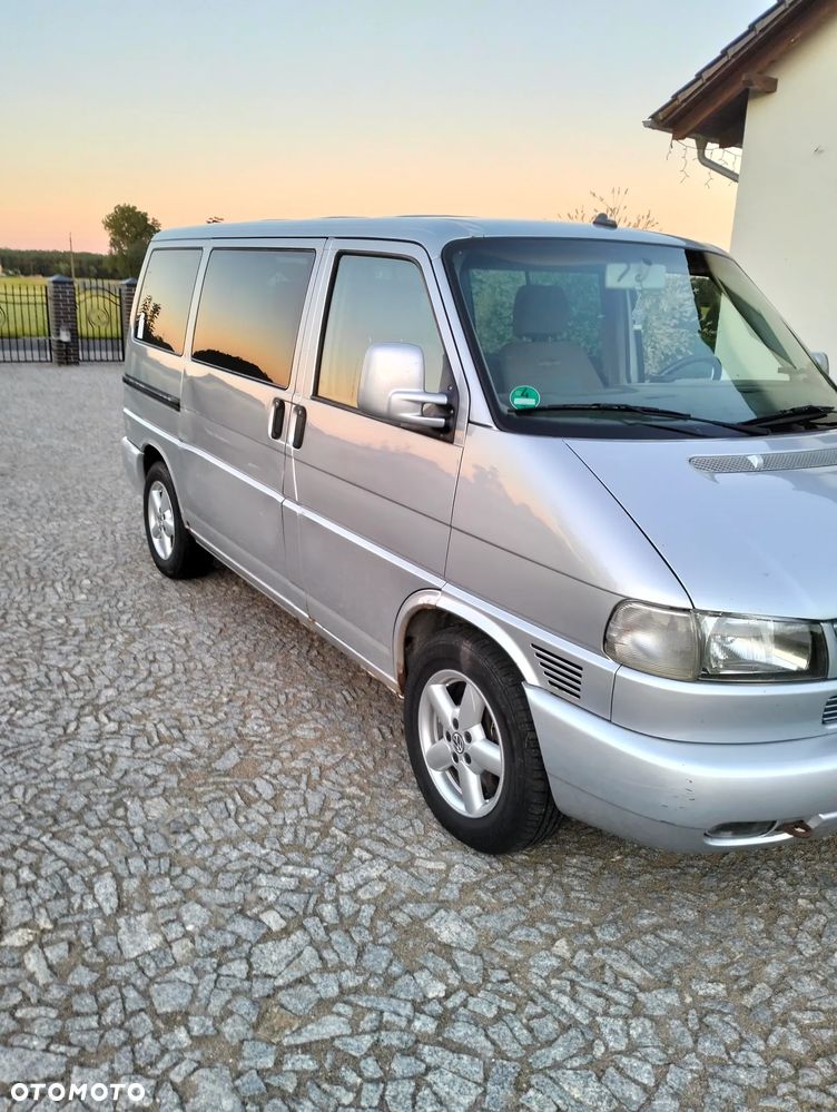 Volkswagen Multivan - 1