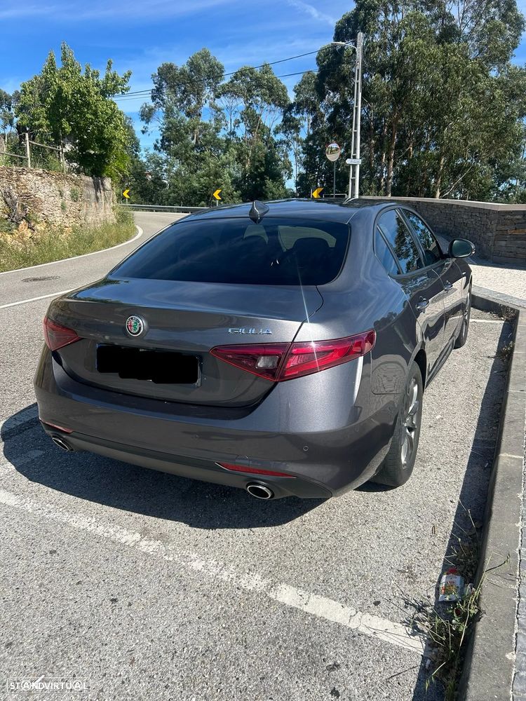 Alfa Romeo Giulia 2.2 D Super AT8 - 11