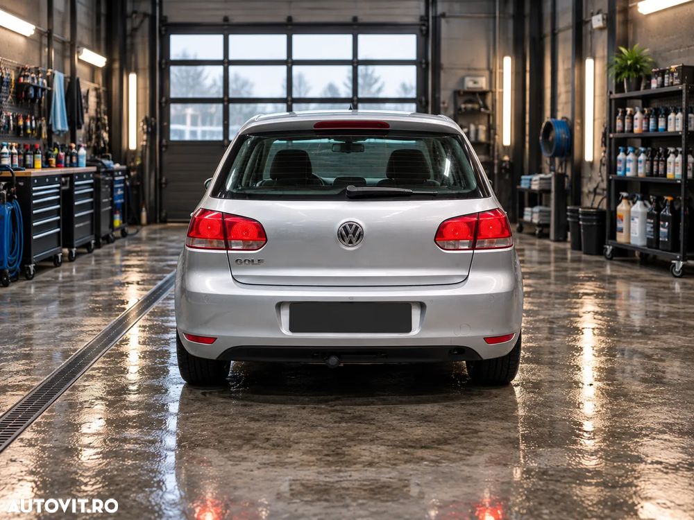 Volkswagen Golf - 2