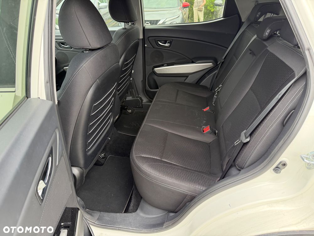 SsangYong/KGM Tivoli e-XGi 160 2WD Black+White - 25