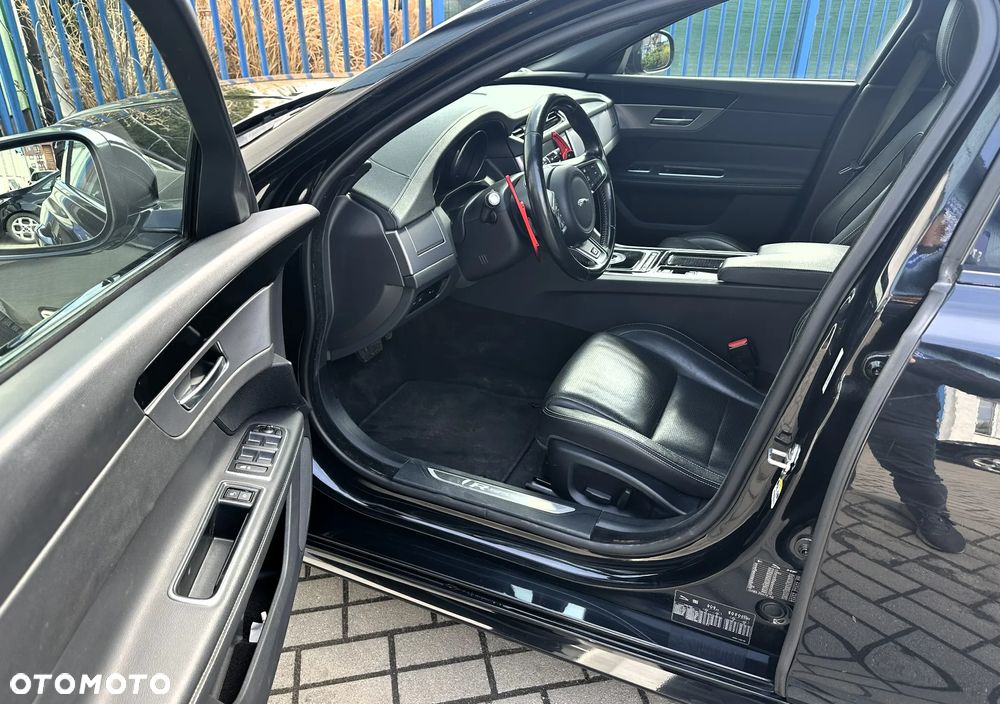 Jaguar XF 30d 300 Sport - 12