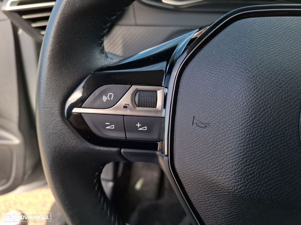 Peugeot 208 1.2 PureTech Active - 16